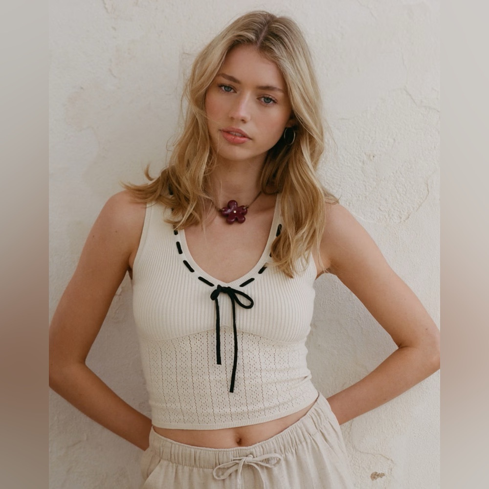 Hollister V-Neck Sweater Tank